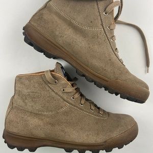 Vasque Vintage Hiking Boots . Made In Italy - Luxe